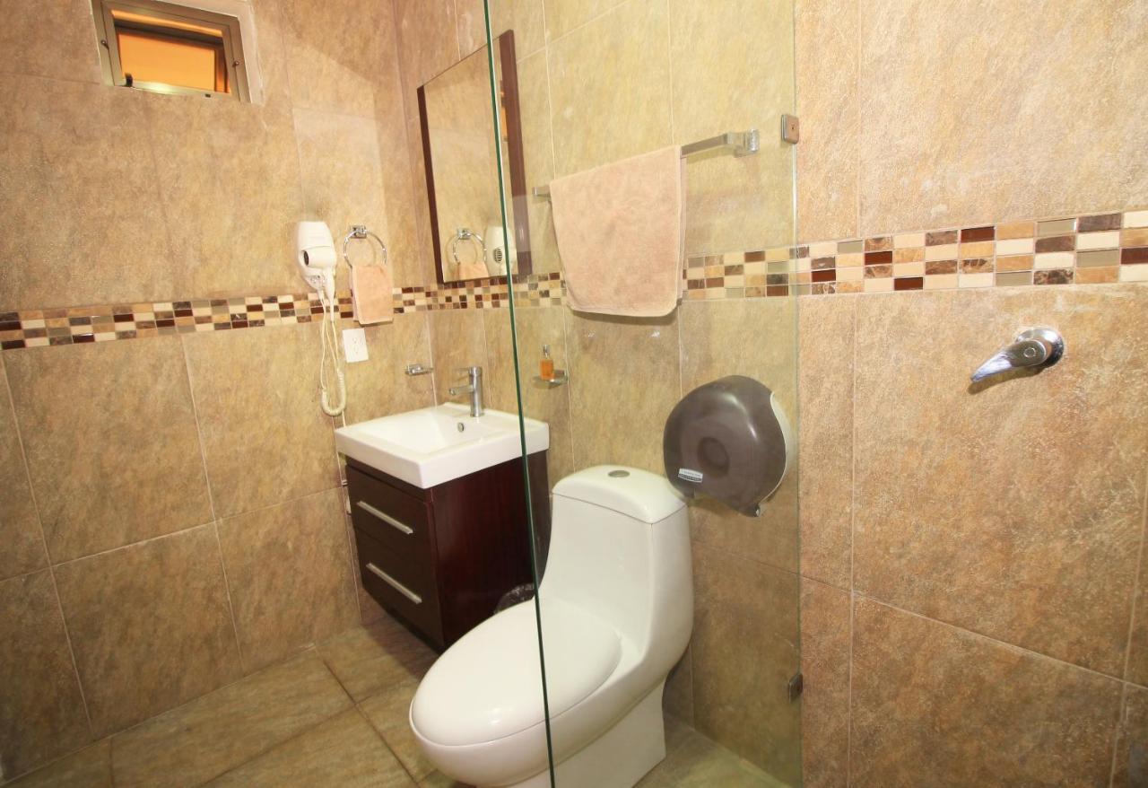 Papagayo Hotel Boutique Плая-дель-Кармен Экстерьер фото Bathroom