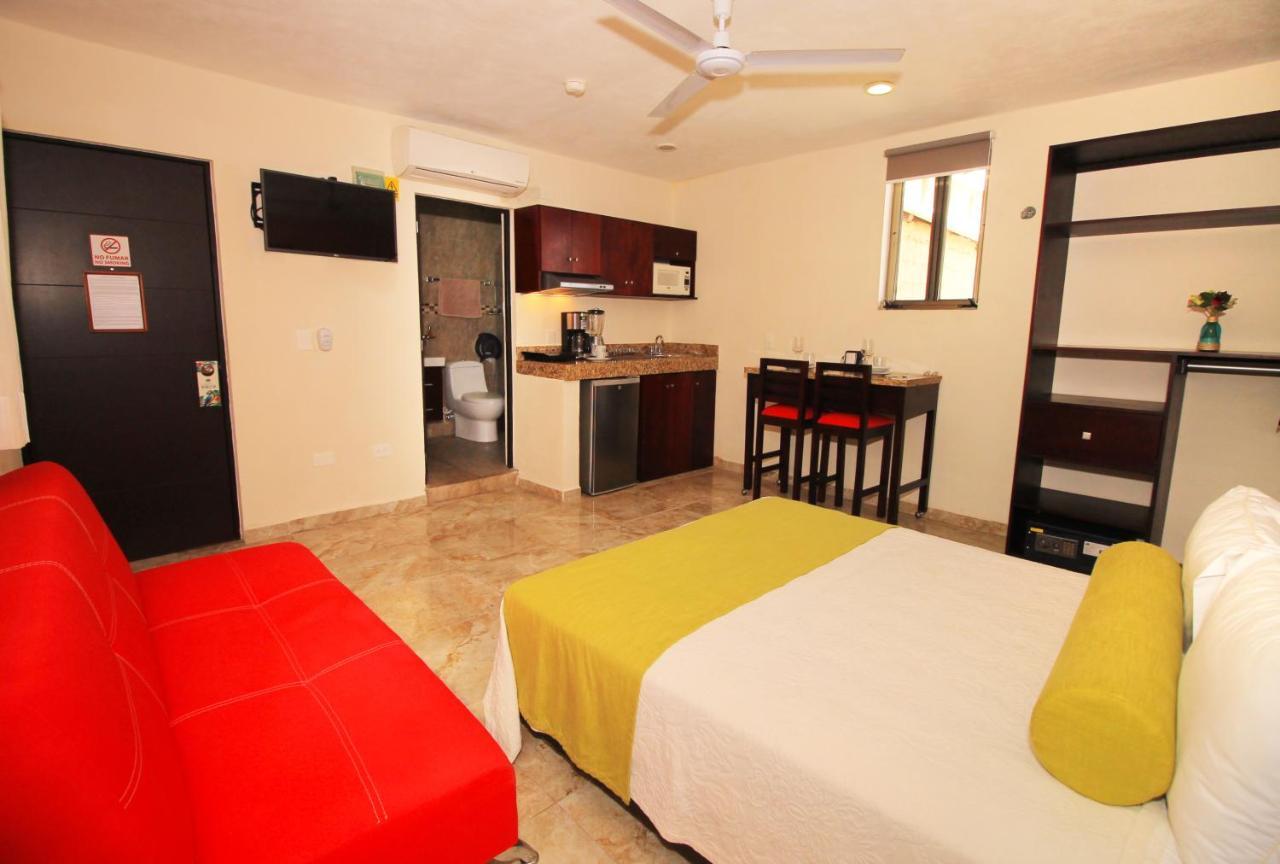 Papagayo Hotel Boutique Плая-дель-Кармен Экстерьер фото A studio apartment