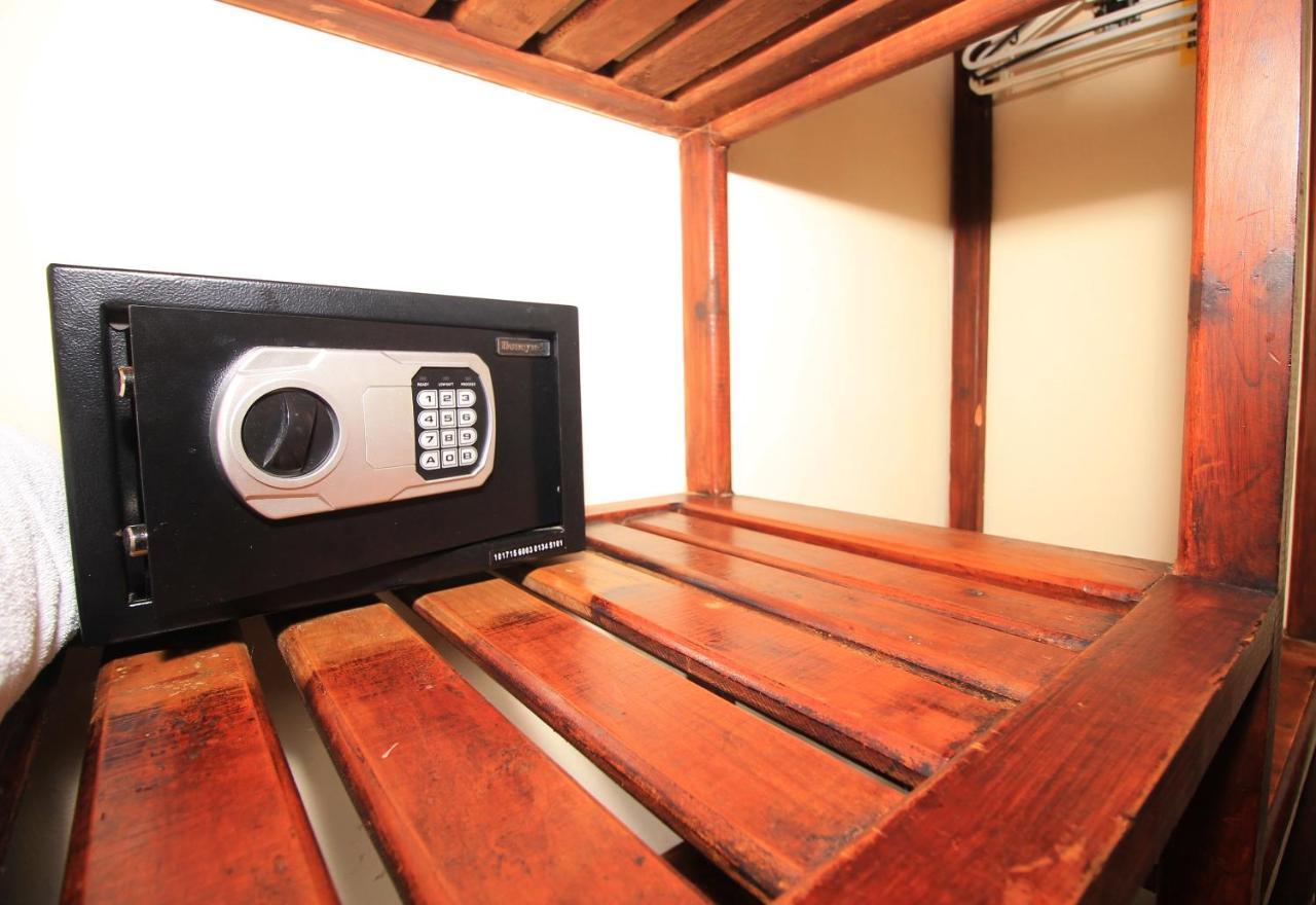 Papagayo Hotel Boutique Плая-дель-Кармен Экстерьер фото A safe